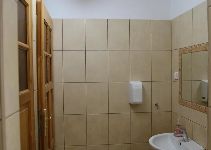 Szkolne Schronisko Mlodziezowe Morena אכסניה אוז'יז'נה