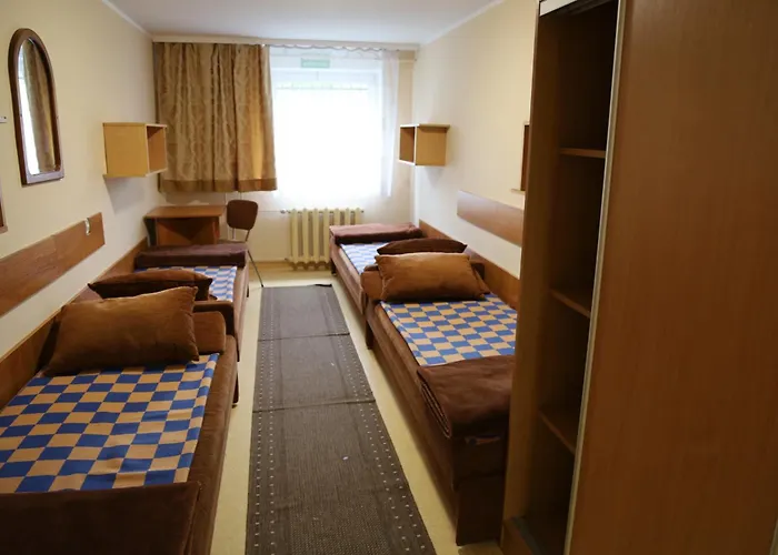 אכסניה Szkolne Schronisko Mlodziezowe Morena אוז'יז'נה