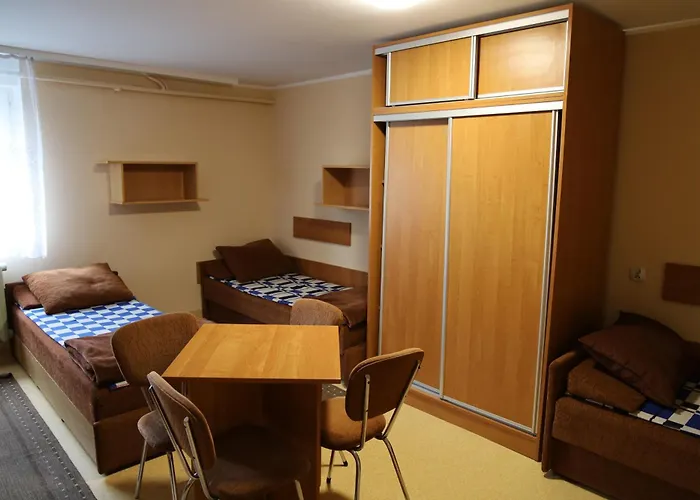 Szkolne Schronisko Mlodziezowe Morena אכסניה *