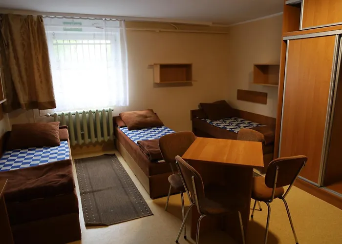 Szkolne Schronisko Mlodziezowe Morena אכסניה אוז'יז'נה