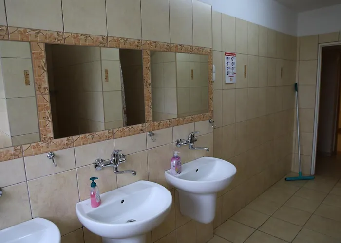 Szkolne Schronisko Mlodziezowe Morena *